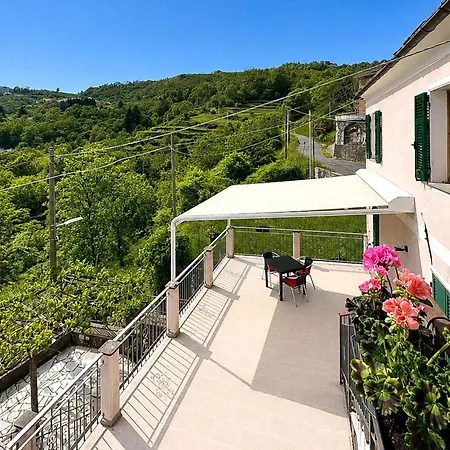 2 Bedroom Stunning In Comuneglia Appartamento