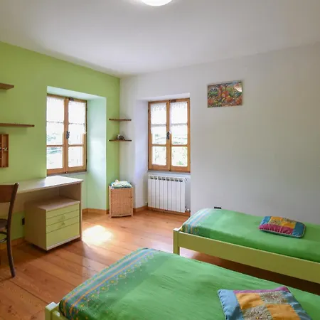 Appartamento 2 Bedroom Stunning In Comuneglia *
