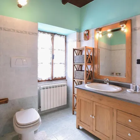 2 Bedroom Stunning In Comuneglia *